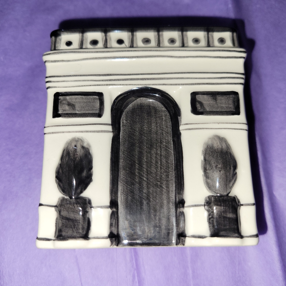 Black and White Eiffel Tower And L'Arc De Triomphe Parisian Ceramic Salt&Pepper - Picture 5 of 14